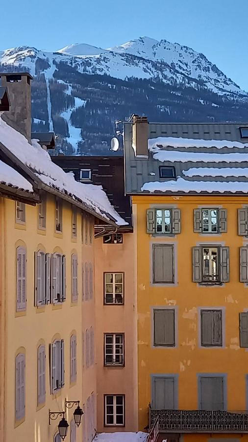 Appartement De Charme Le 1707 Au Coeur De La Cite Vauban Бриансон Экстерьер фото